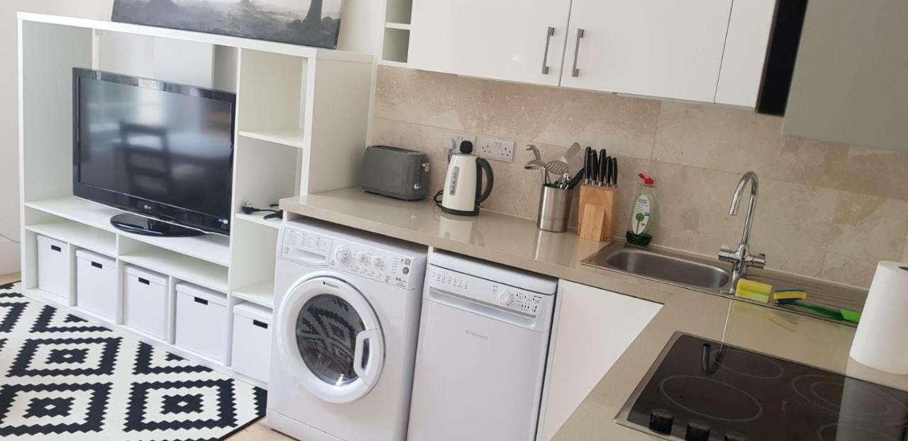 לונדון Luxury One Bed Apartment Next To Hyde Park מראה חיצוני תמונה